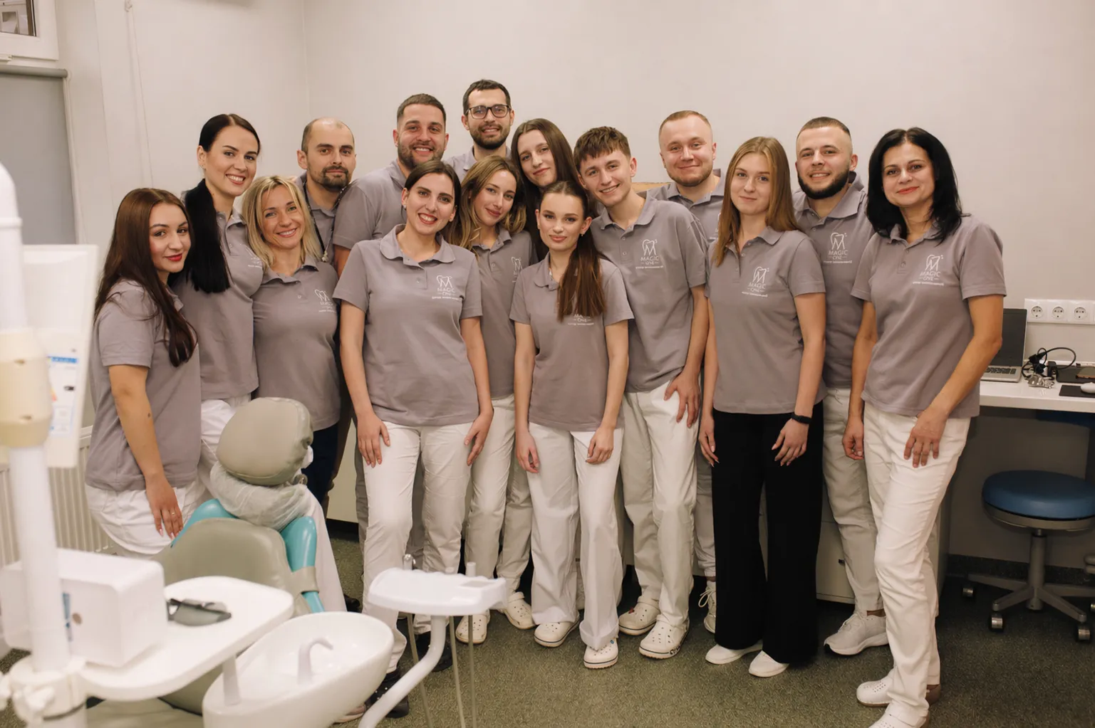 Стоматологічний кабінет Magic One — лікування зубів у Львові